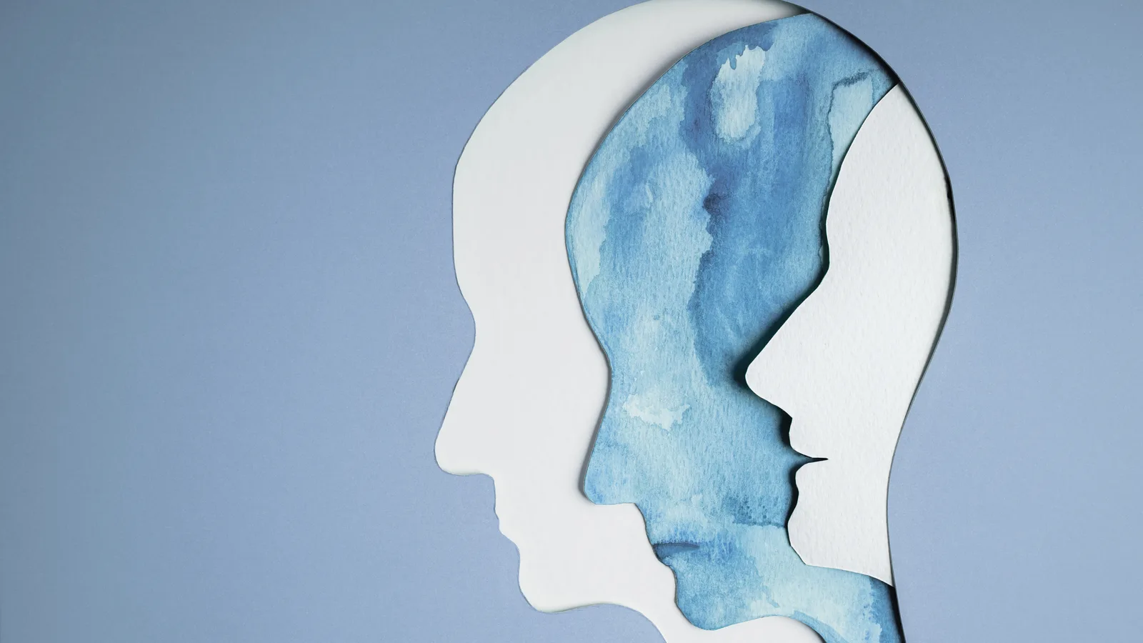 Psiquiatra en consulta de salud mental en Clínica San Javier